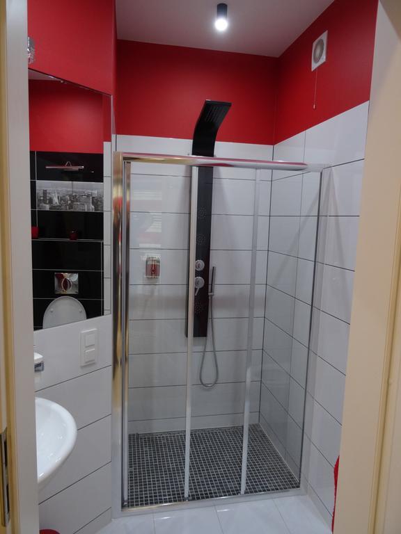 Apartamenty Metro Mlociny وارسو الغرفة الصورة