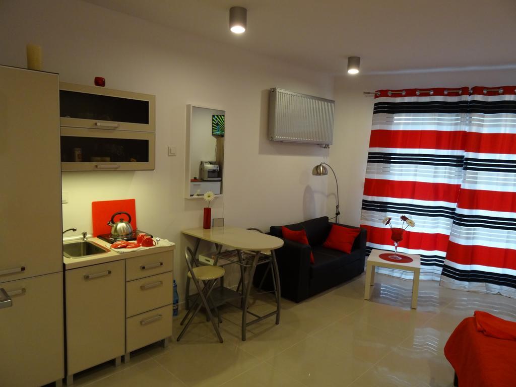 Apartamenty Metro Mlociny وارسو الغرفة الصورة