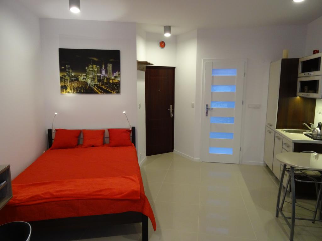 Apartamenty Metro Mlociny وارسو الغرفة الصورة