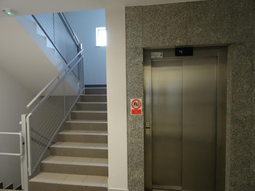 Apartamenty Metro Mlociny وارسو الغرفة الصورة