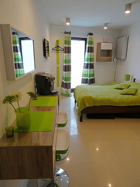 Apartamenty Metro Mlociny وارسو الغرفة الصورة