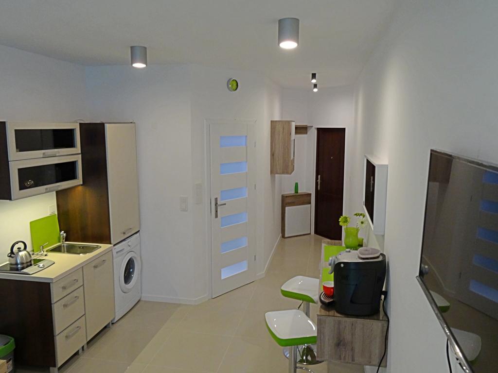 Apartamenty Metro Mlociny وارسو الغرفة الصورة
