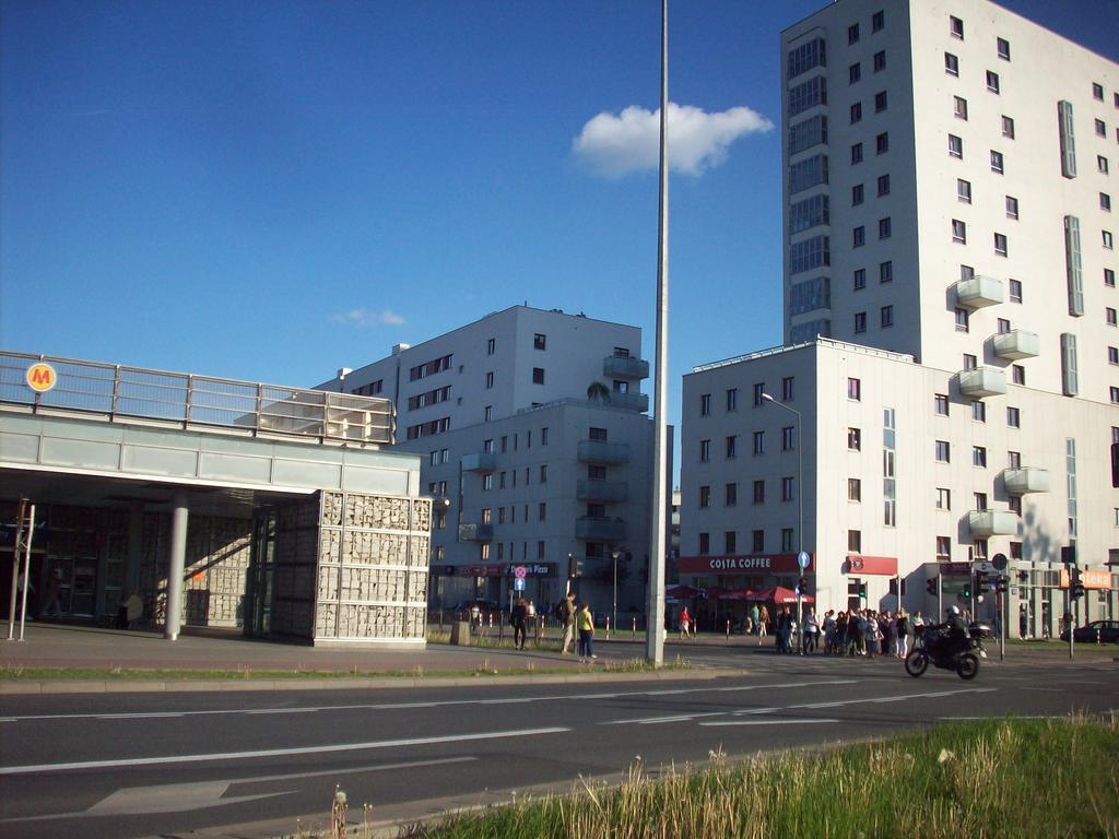 Apartamenty Metro Mlociny وارسو المظهر الخارجي الصورة